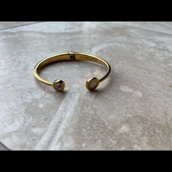 Kate Spade Spot The Spade Gold bangle - Picture 3 of 6